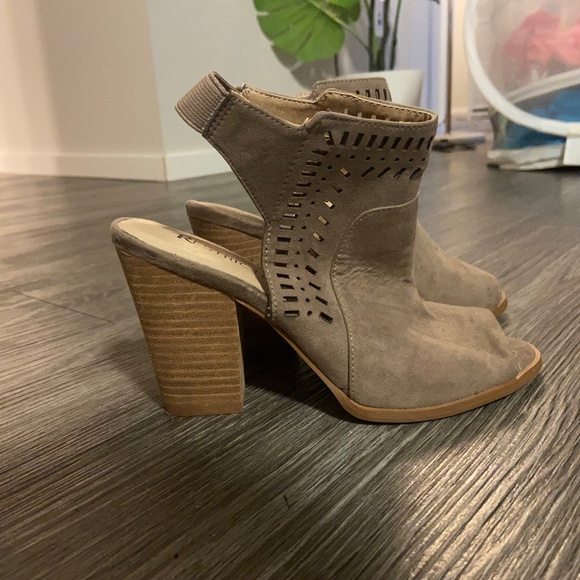 Restricted | Suede Block Heel Peep-toe Booties | Size 6 - Picture 2 of 4